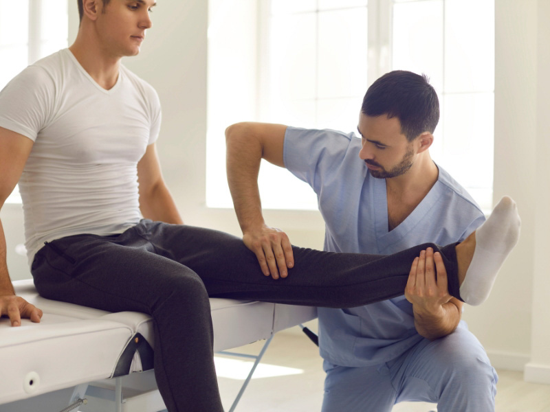 Trị liệu vật lý đau khớp gối – Hỗ trợ phục hồi chức năng vận động